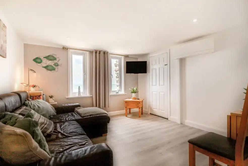 Lounge at Beachcomber's Cottage