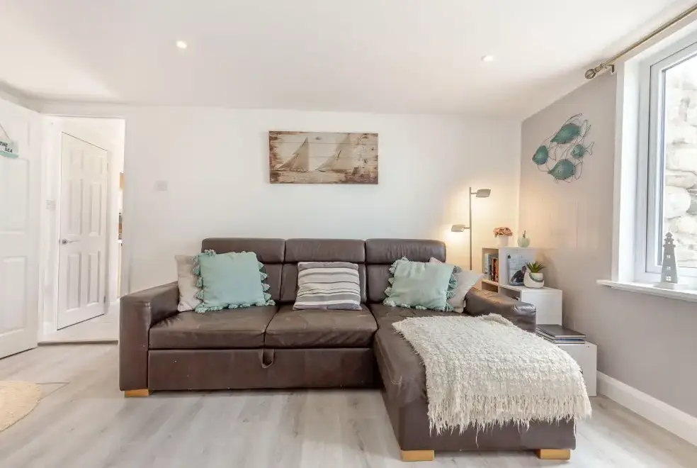 Lounge at Beachcomber's Cottage