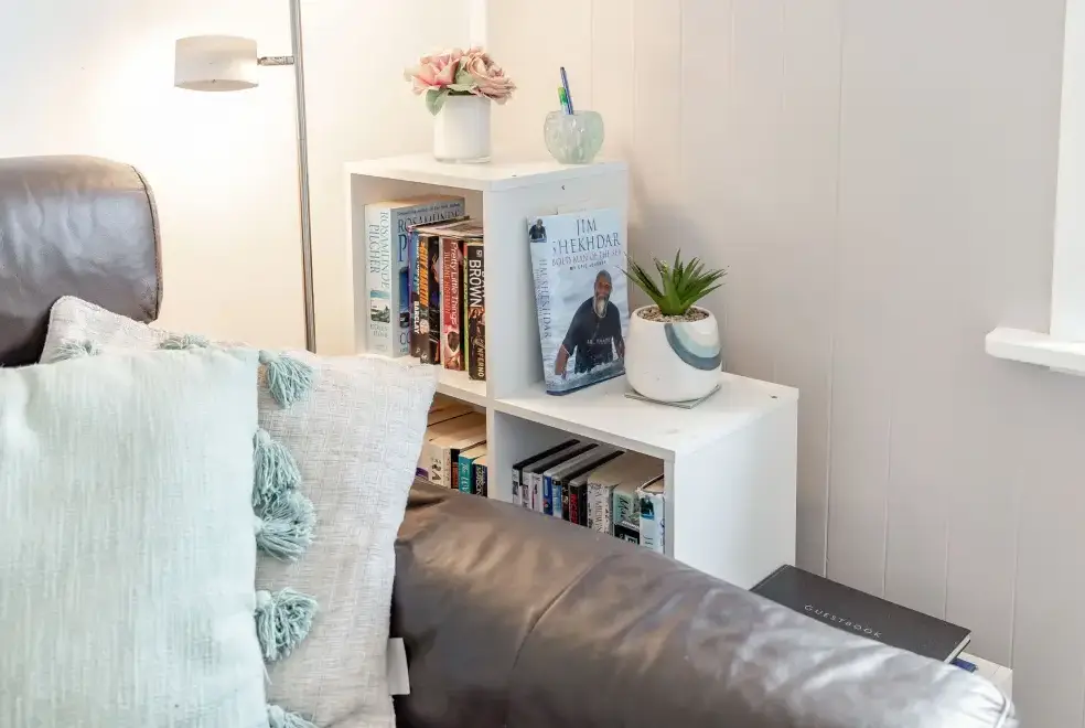 Lounge at Beachcomber's Cottage