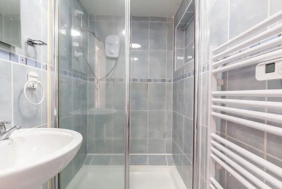 Shower room at Beachcomber's Cottage