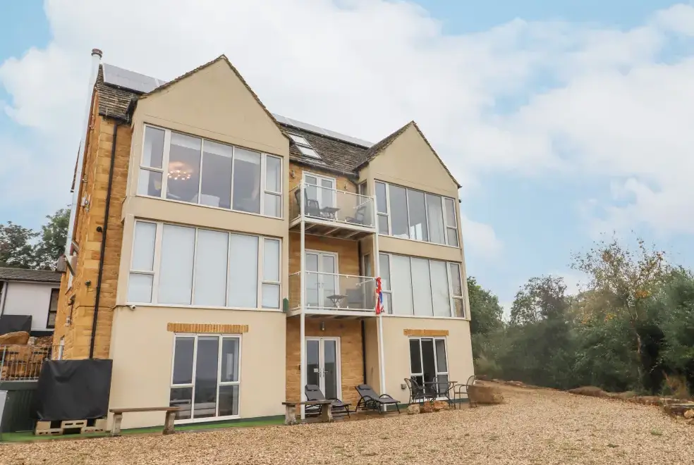 Beautiful Cotswold View, from the outside