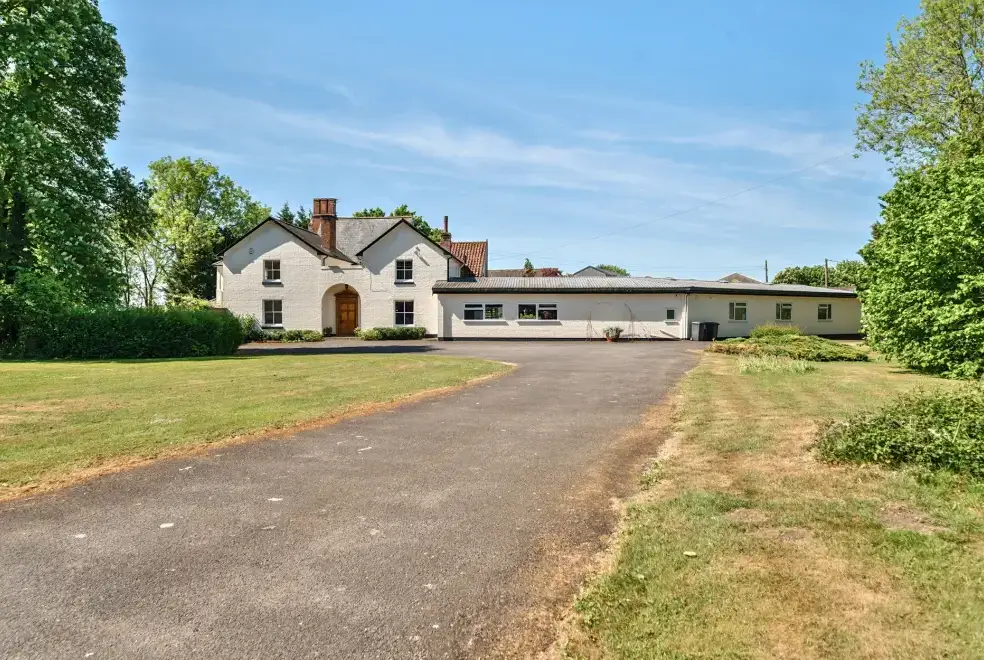 Bedingfield House, nr Debenham, from the outside