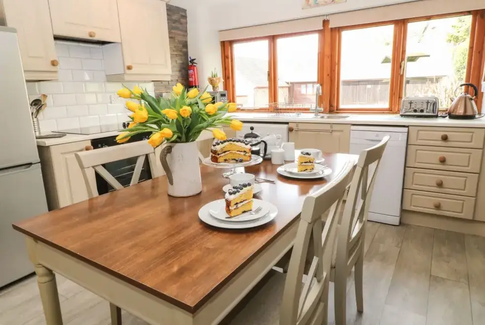 Kitchen/diner at Beechcroft Cottage