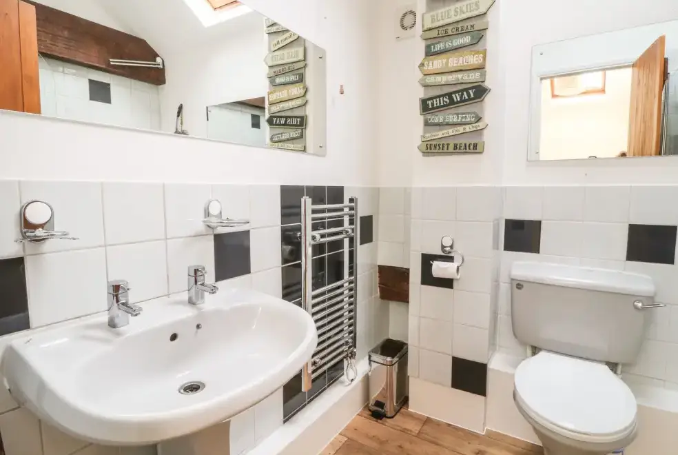 Shower room at Beechcroft Cottage
