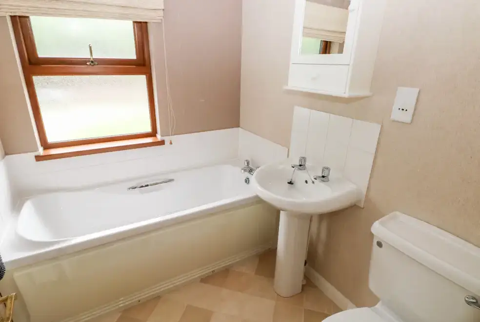 Family bathroom at Beeches Countryside Lodge, Wales