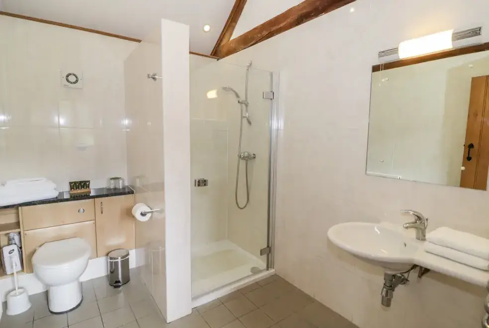 Shower room at Beesoni Rural Retreat, Malvern Hills