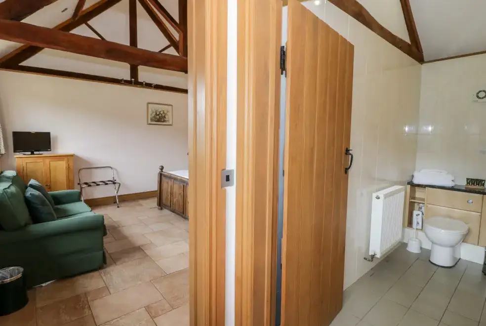 Ensuite bathroom at Beesoni Rural Retreat, Malvern Hills