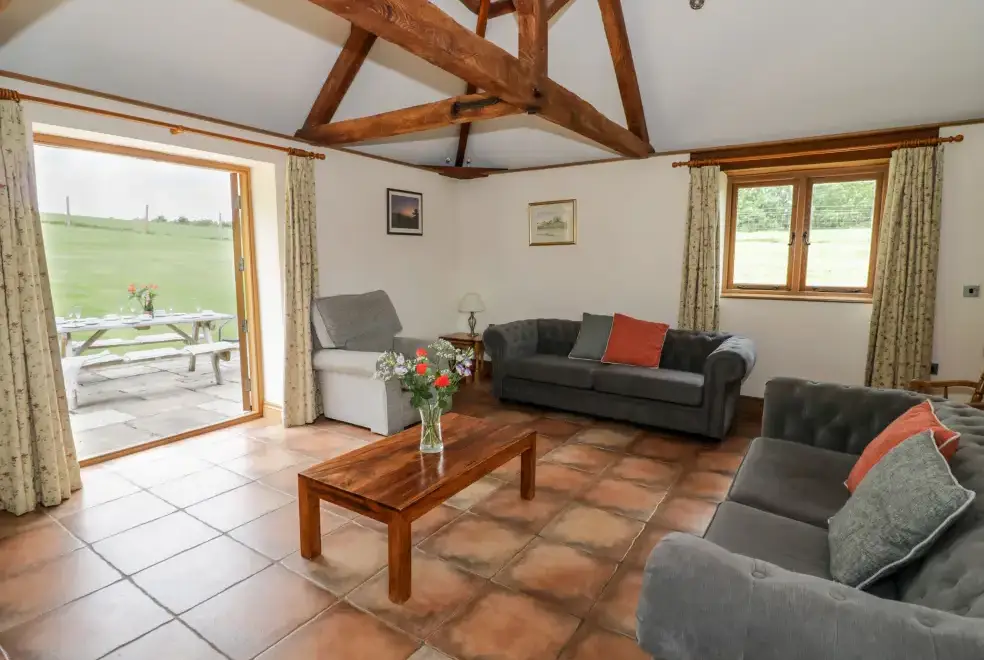 Open plan living area at Beesoni Rural Retreat, Malvern Hills