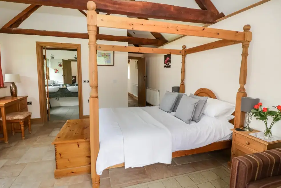 Bedroom at Beesoni Rural Retreat, Malvern Hills