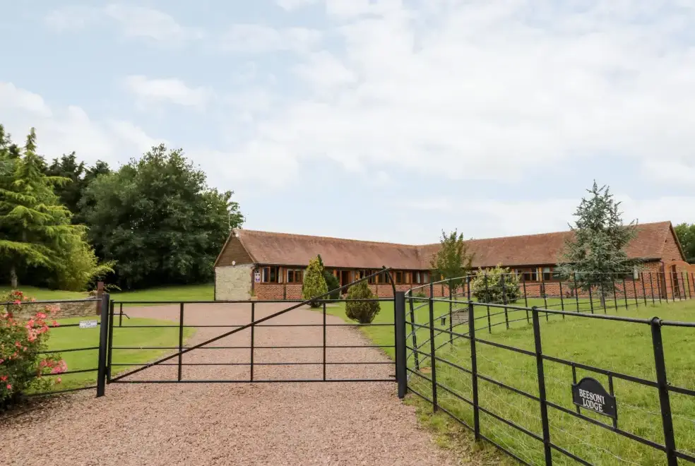 Beesoni Rural Retreat, Malvern Hills, from the outside