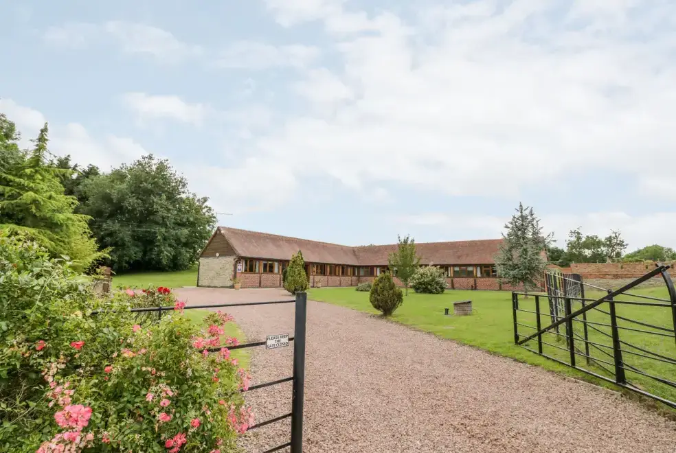 Beesoni Rural Retreat, Malvern Hills, from the outside