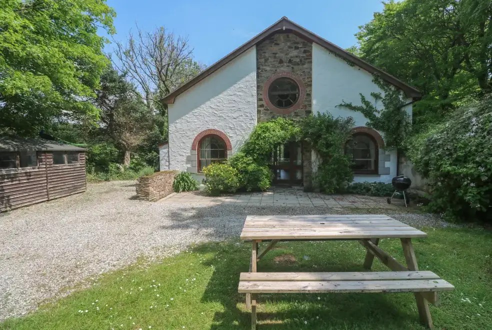 Beggars Roost, from the outside