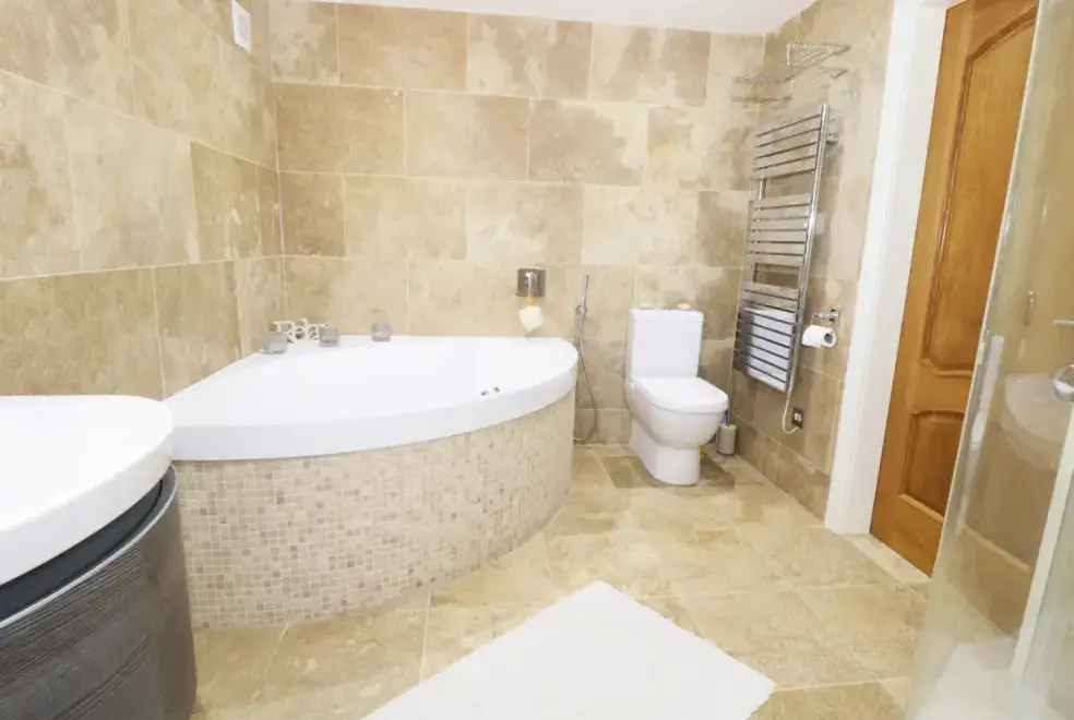 Ensuite bathroom at Bell House Barn