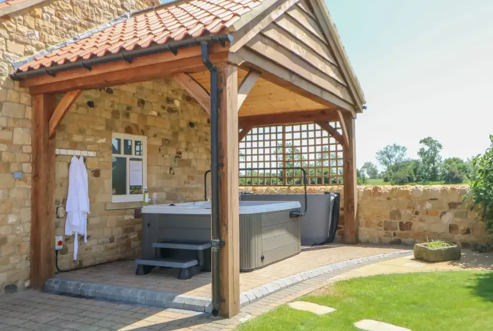 Private Hot Tub at Bell House Barn