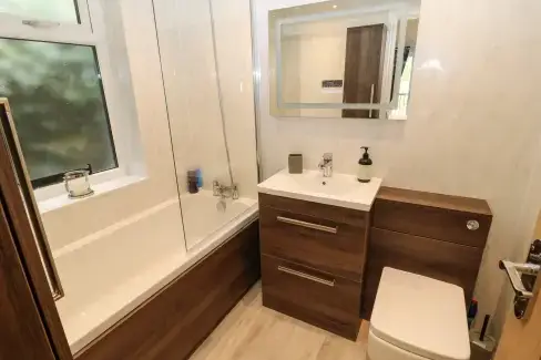 Family bathroom at Belvedere Farm, West Yorkshire