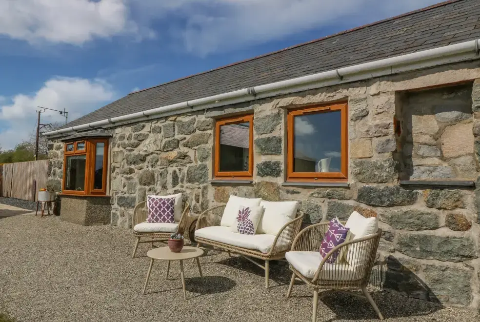 Beudy, from the outside