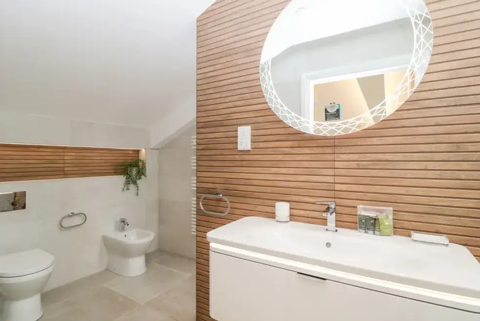 Shower room at Bilsham Meadows