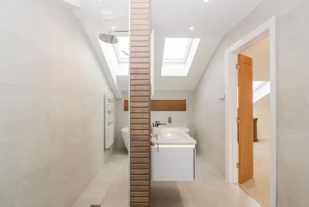 Ensuite bathroom at Bilsham Meadows