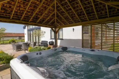 Private Hot Tub at Bilsham Meadows, Gloucestershire