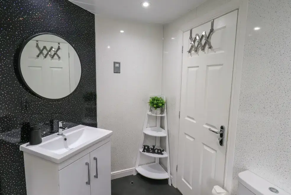 Shower room at Black Dog Lodge