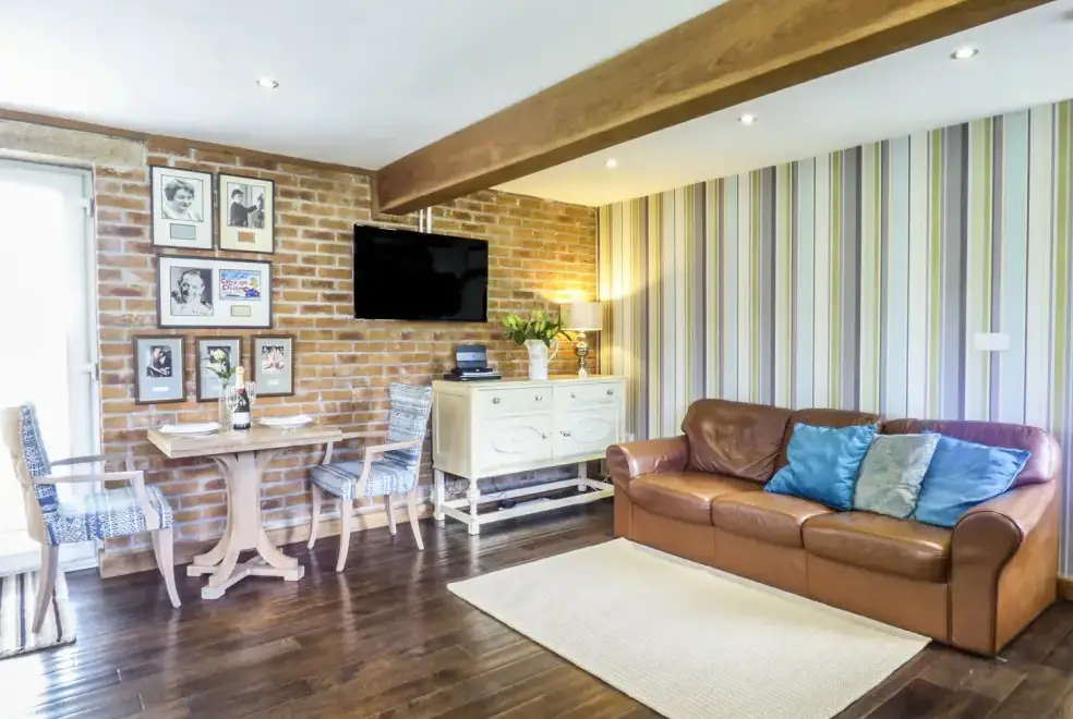 Lounge at Blue Oyster Romantic Retreat