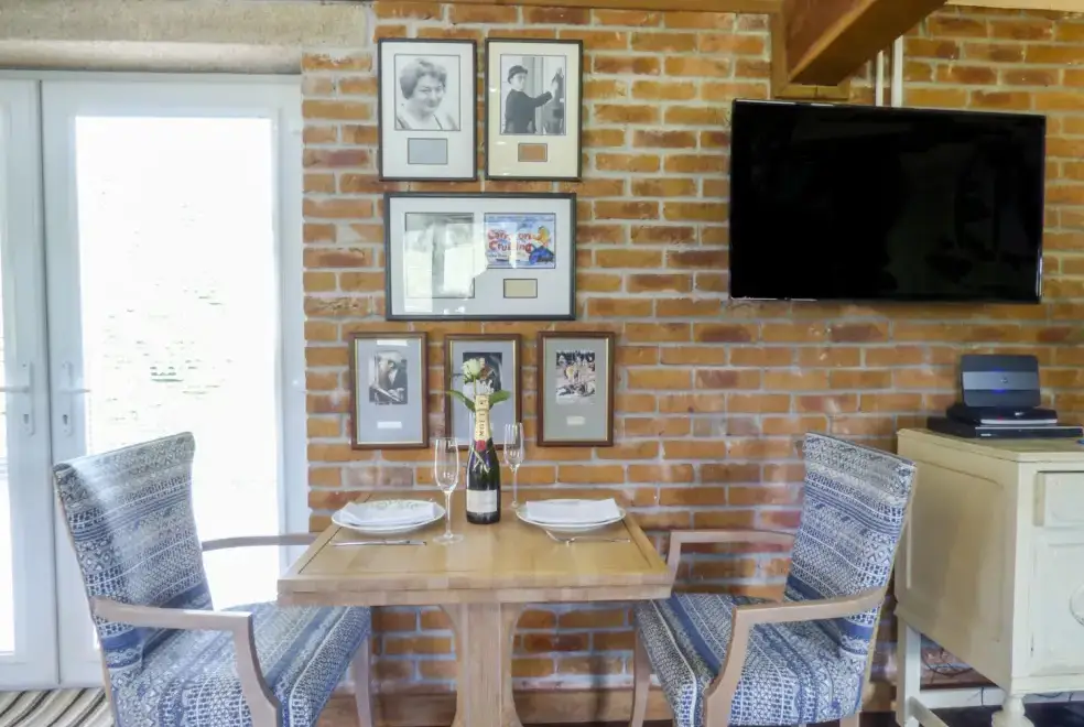Dining room at Blue Oyster Romantic Retreat