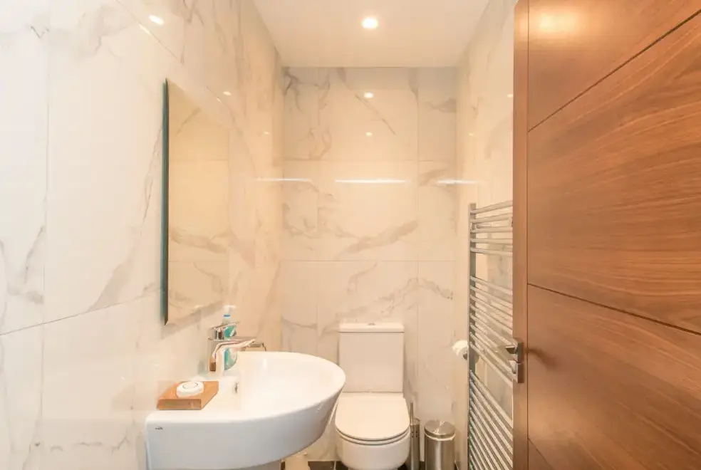 Loo at Boathouse on the Lake