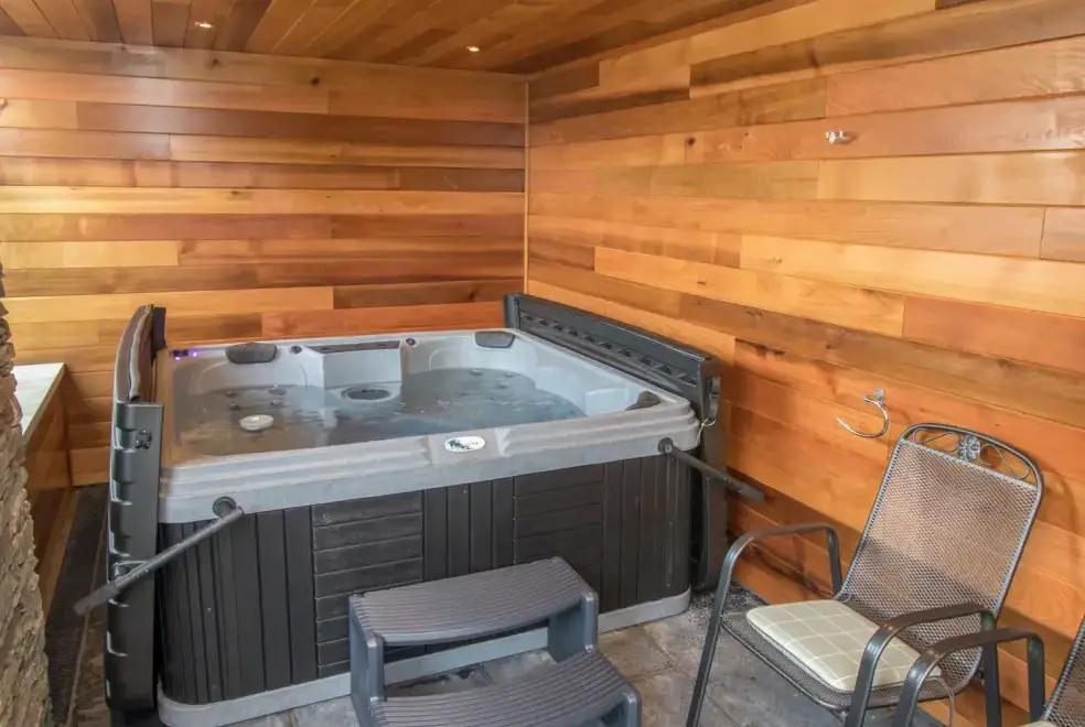 Private Hot Tub at Boathouse on the Lake