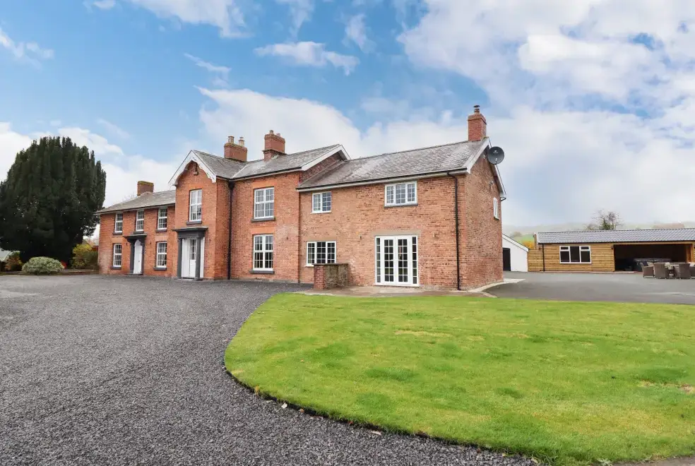 Bodaioch Hall, from the outside