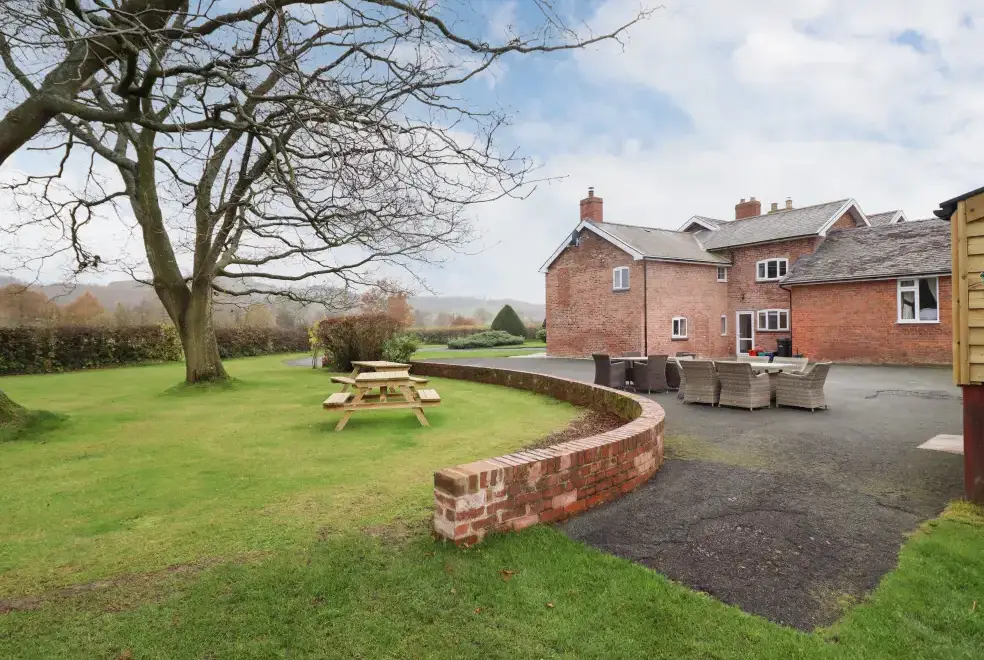 Bodaioch Hall, from the outside