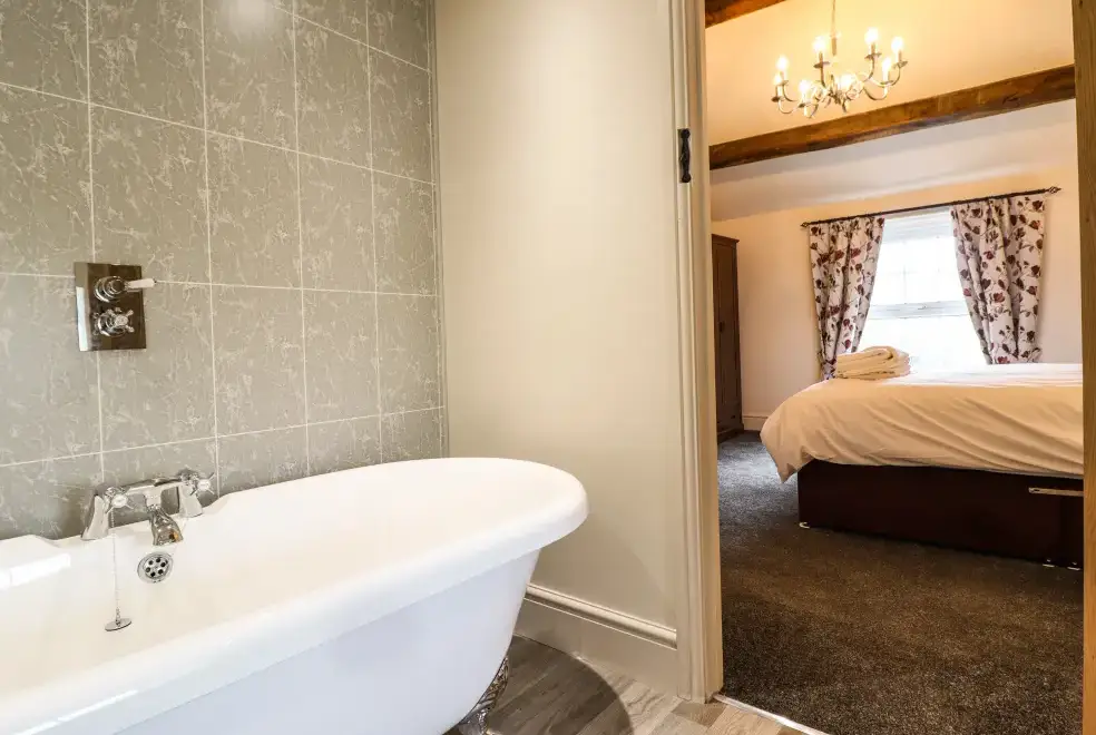 Ensuite bathroom at Bodaioch Hall