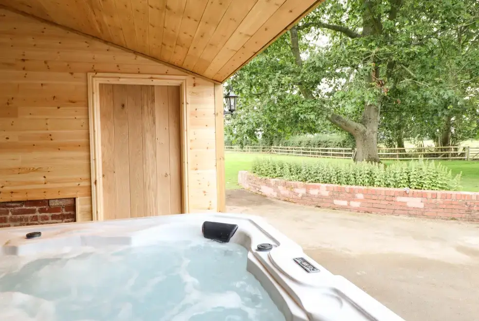 Private Hot Tub at Bodaioch Hall