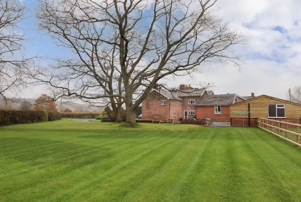 Bodaioch Hall, from the outside