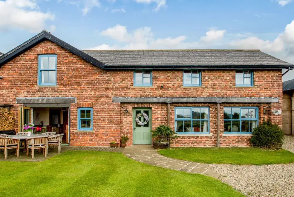 Bousdale, from the outside