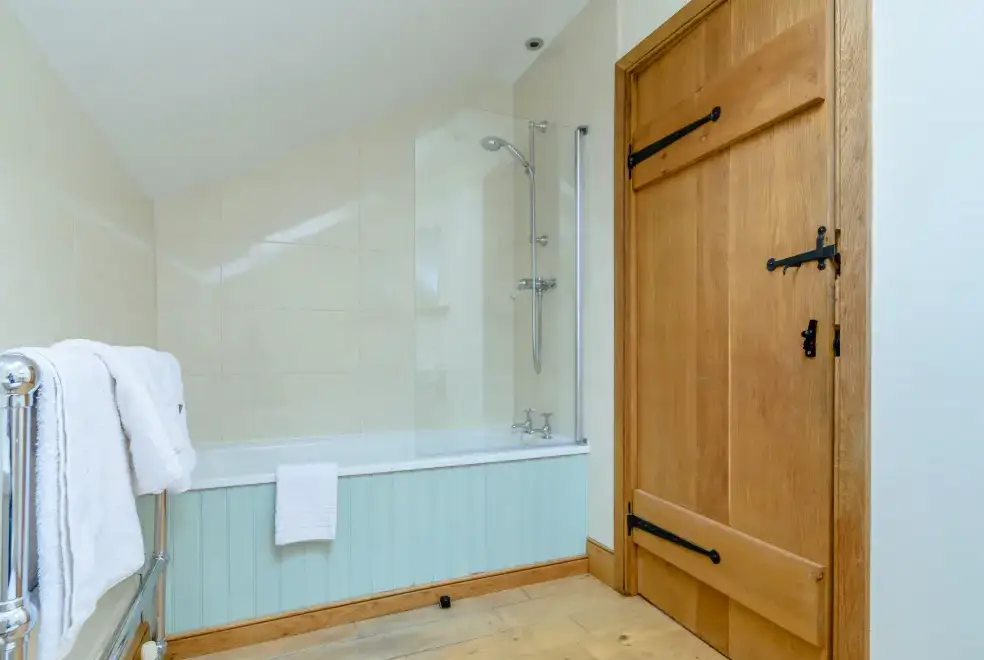 Family bathroom at Bousdale