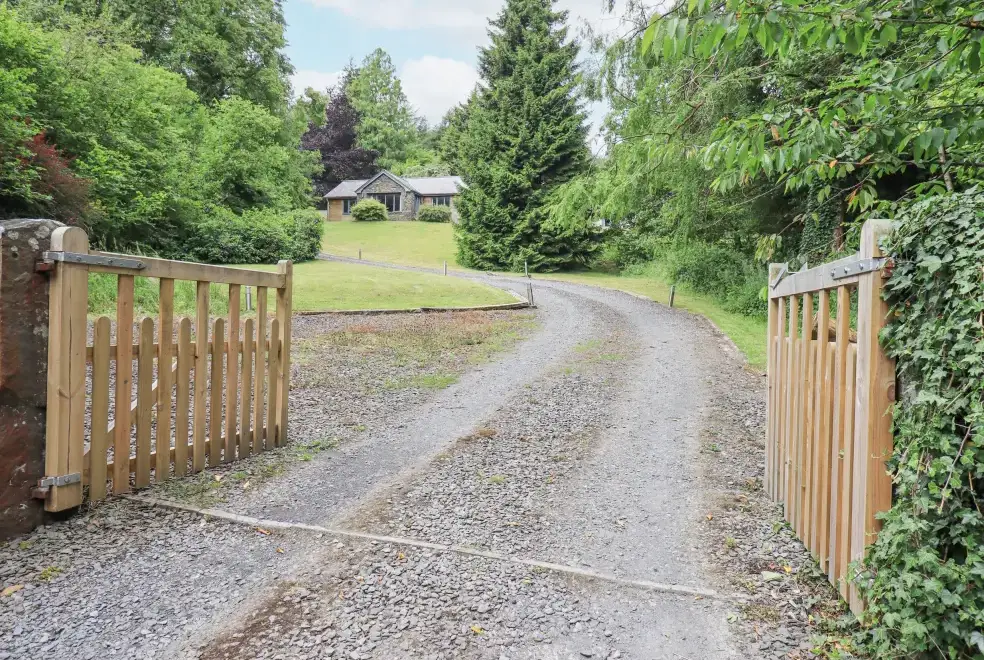 Countryside near Bracken Ground