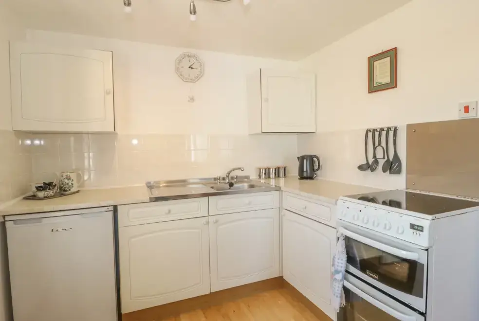 Well equipped kitchen at Branscombe Holiday Cottage at Old Higher Lighthouse
