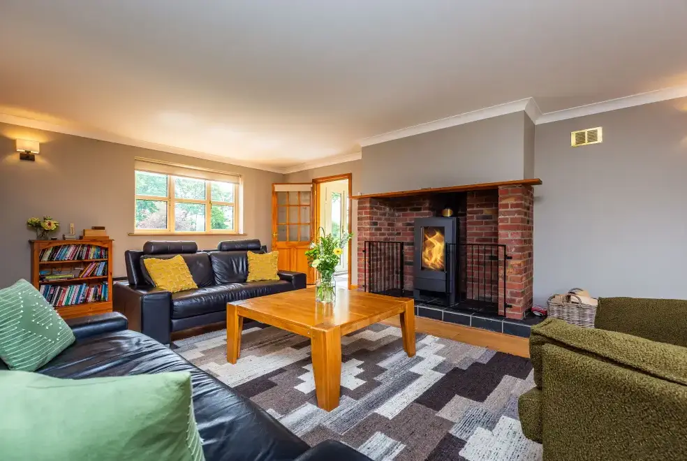 Lounge at Broadleaf Lodge