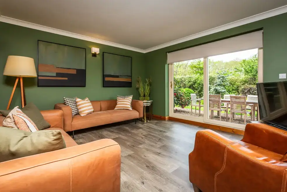 Lounge at Broadleaf Lodge