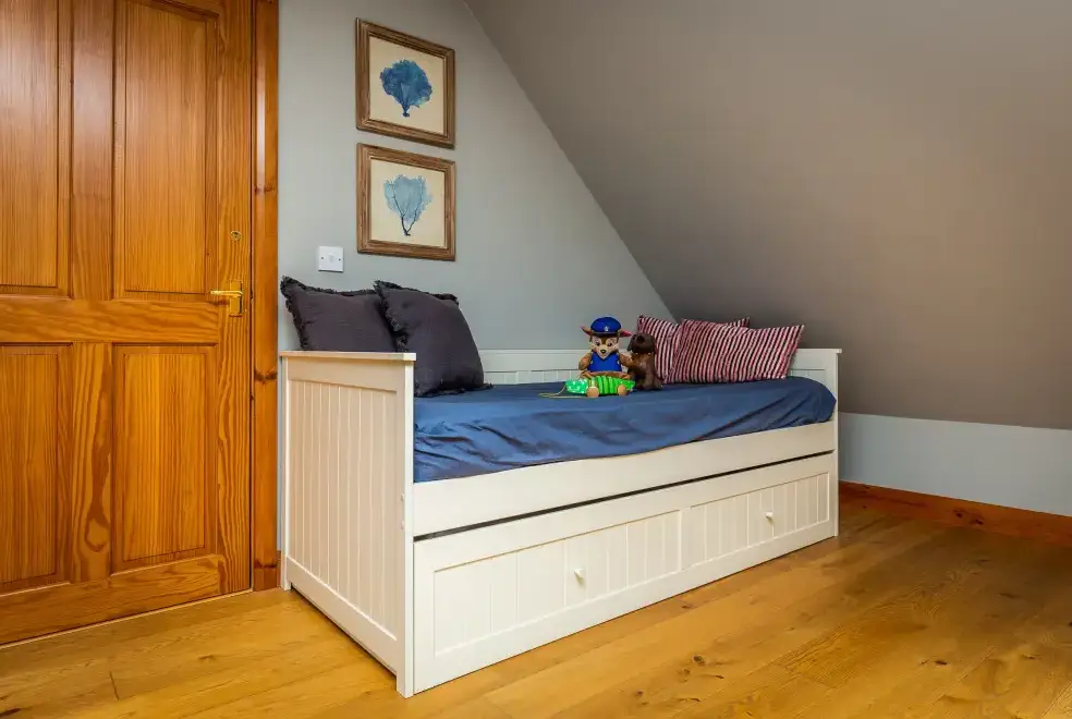 Bedroom at Broadleaf Lodge