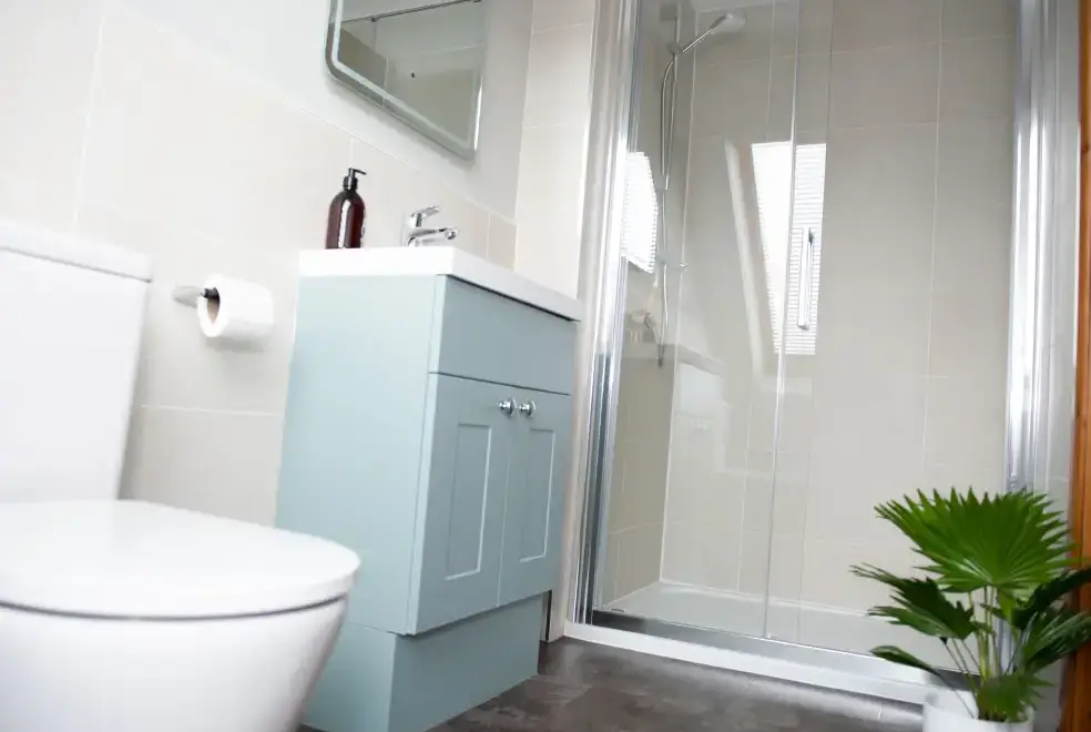 Shower room at Broadleaf Lodge