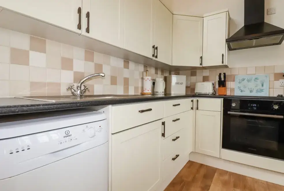 Kitchen/diner at Brock's Self-Catering Cornish Barn Conversion, The South West