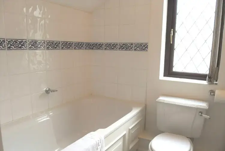 Family bathroom at Brookside Retreat