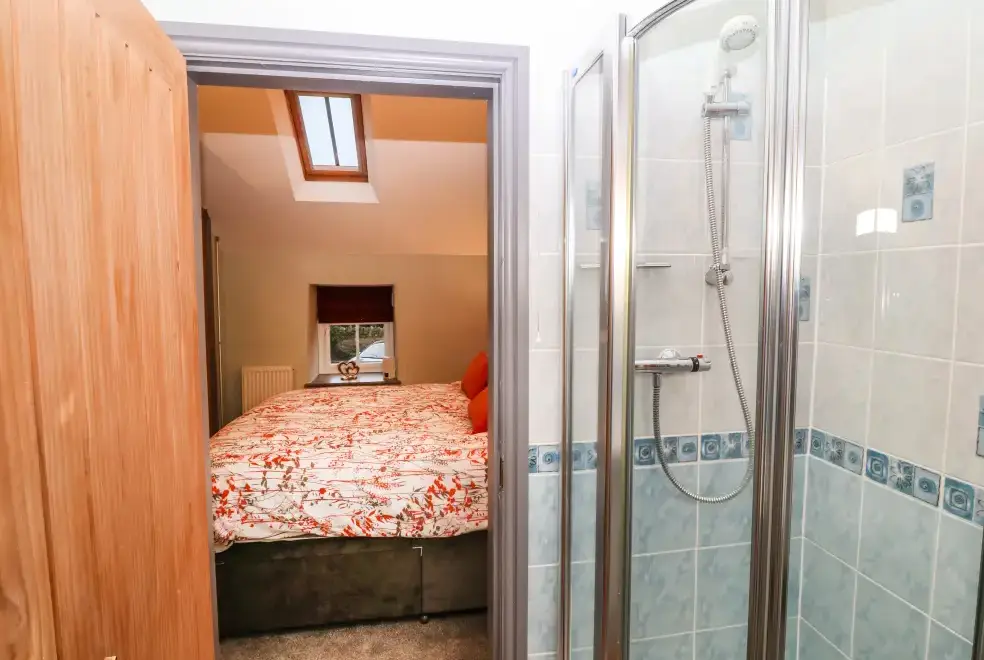 Ensuite bathroom at Bryn Aber Bach