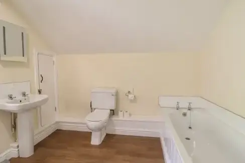 Family bathroom at Bryn Cemlyn, Gwynedd