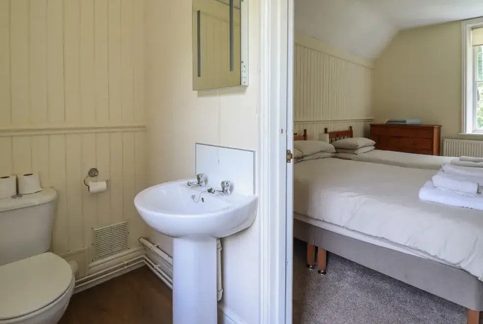 Ensuite bathroom at Bryn Cemlyn