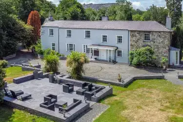 Bryn Derwen, Bangor, Gwynedd