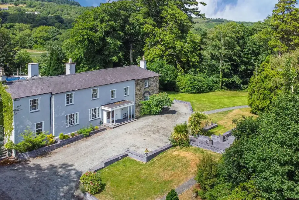 Bryn Derwen, from the outside