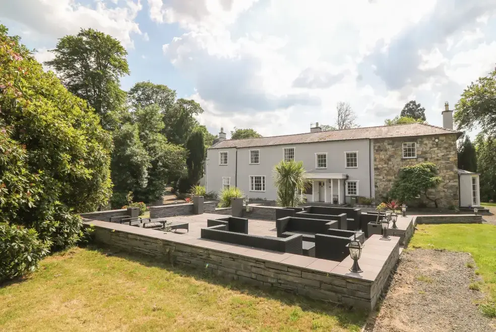 Bryn Derwen, from the outside