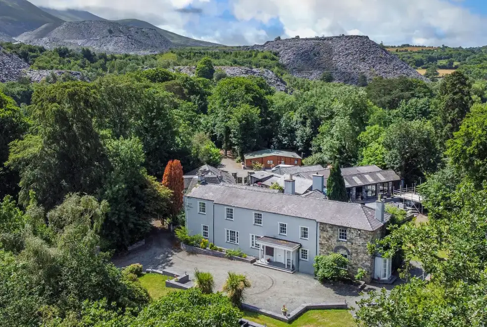 Countryside near Bryn Derwen